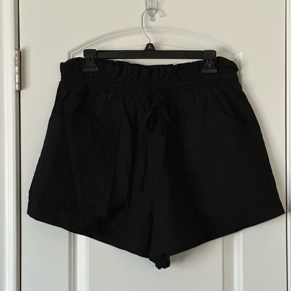 Women’s black shorts, Petal & Pup, size 12 - Picture 4 of 4